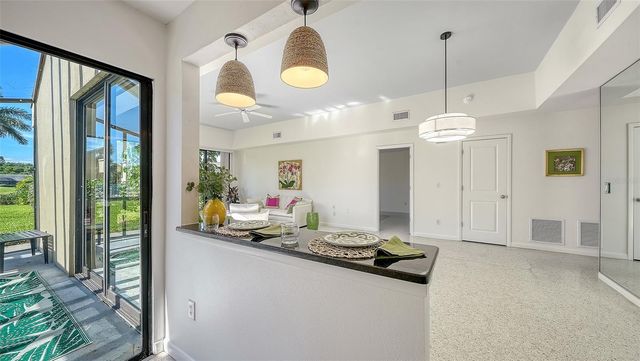 2761 HORSESHOE COURT Q4, Sarasota, FL 34235