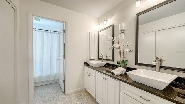 2761 HORSESHOE COURT Q4, Sarasota, FL 34235