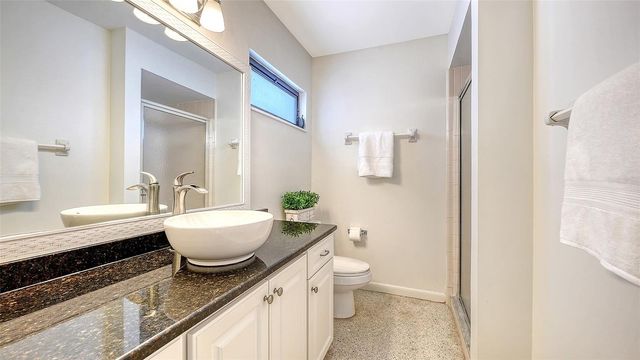2761 HORSESHOE COURT Q4, Sarasota, FL 34235