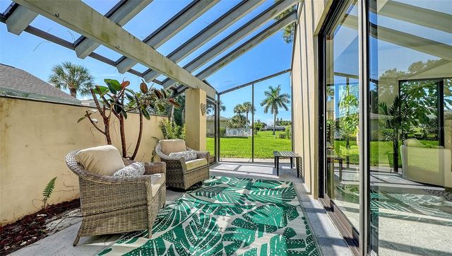 2761 HORSESHOE COURT Q4, Sarasota, FL 34235