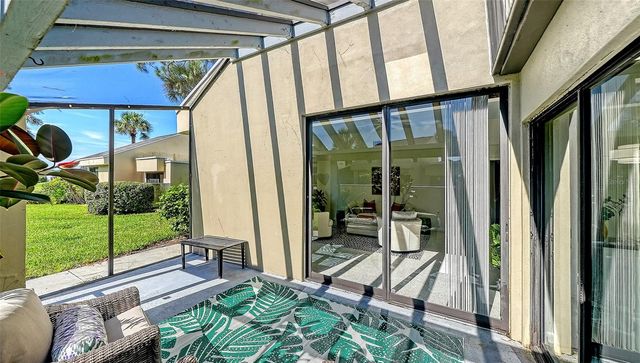 2761 HORSESHOE COURT Q4, Sarasota, FL 34235