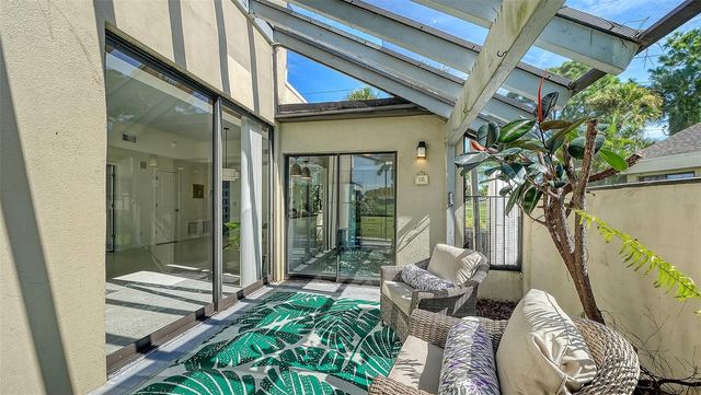 2761 HORSESHOE COURT Q4, Sarasota, FL 34235