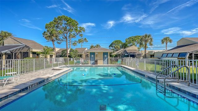 2761 HORSESHOE COURT Q4, Sarasota, FL 34235
