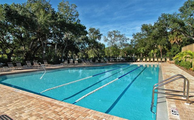 2761 HORSESHOE COURT Q4, Sarasota, FL 34235
