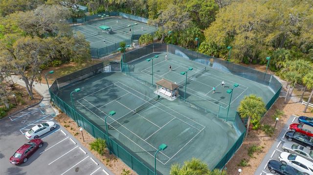 2761 HORSESHOE COURT Q4, Sarasota, FL 34235