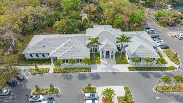 2761 HORSESHOE COURT Q4, Sarasota, FL 34235