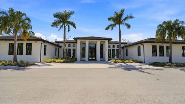 2761 HORSESHOE COURT Q4, Sarasota, FL 34235