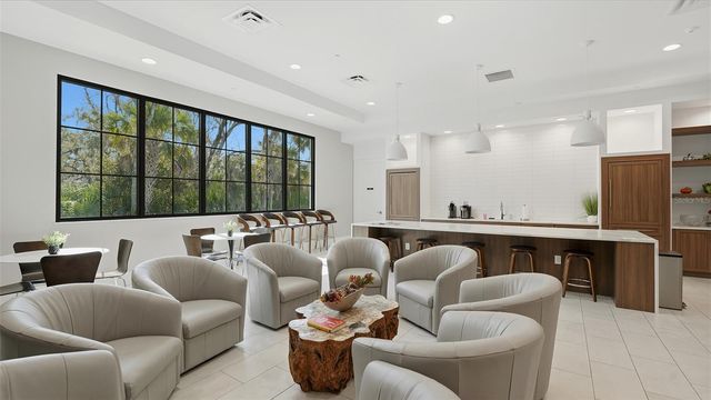 2761 HORSESHOE COURT Q4, Sarasota, FL 34235
