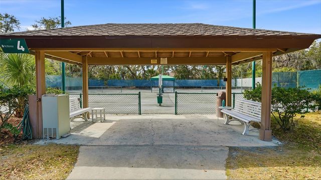 2761 HORSESHOE COURT Q4, Sarasota, FL 34235