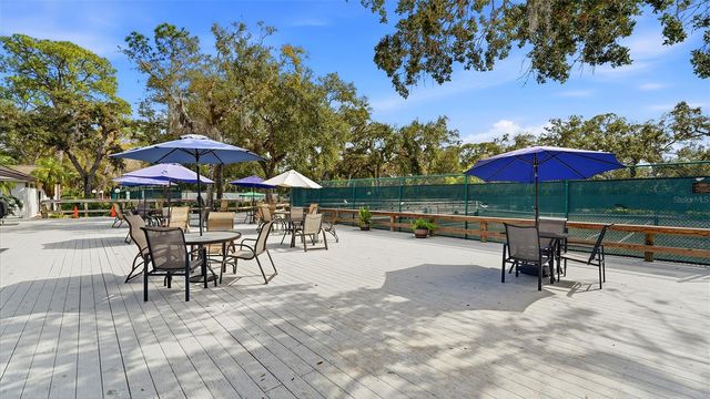 2761 HORSESHOE COURT Q4, Sarasota, FL 34235