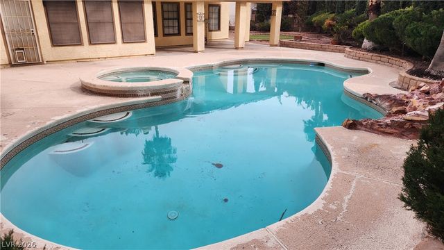 5709 SPICEWOOD Circle, Las Vegas, NV 89130