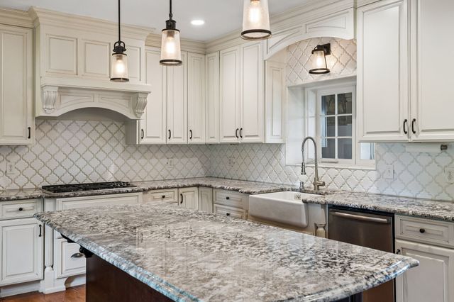 2990 McGavock Pike, Nashville, TN 37214