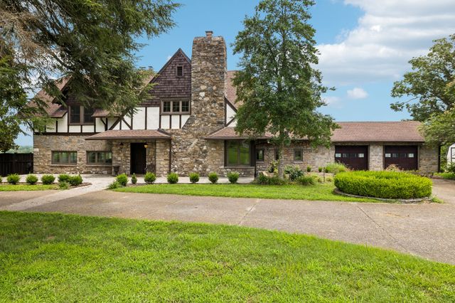 2990 McGavock Pike, Nashville, TN 37214