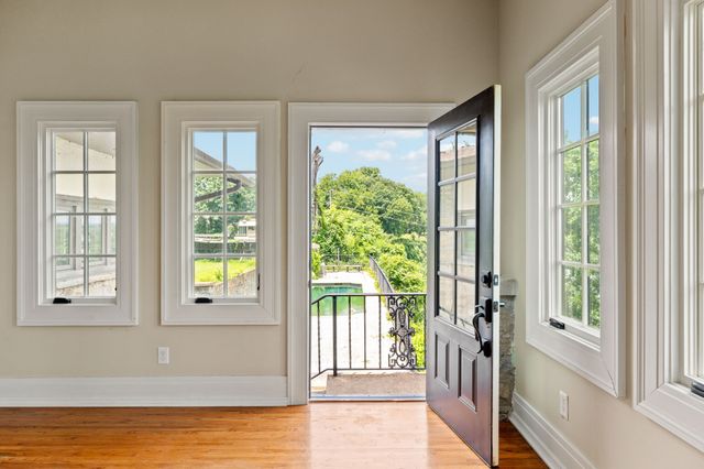 2990 McGavock Pike, Nashville, TN 37214