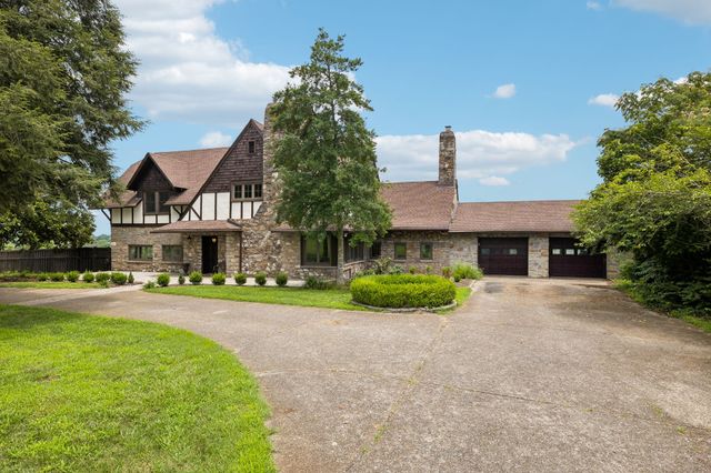 2990 McGavock Pike, Nashville, TN 37214