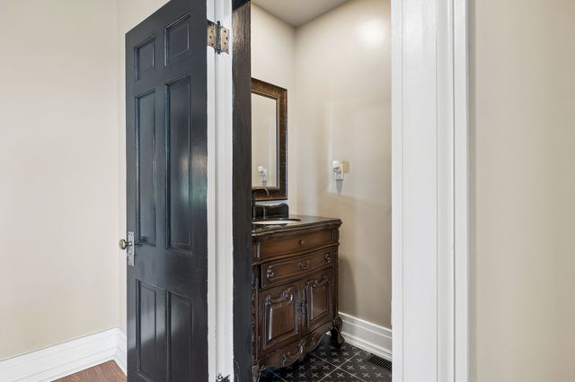 2990 McGavock Pike, Nashville, TN 37214