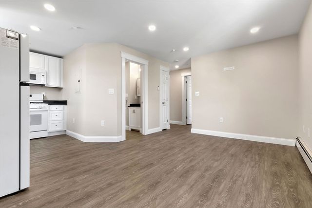 28 Poplar St 9, Danvers, MA 01923