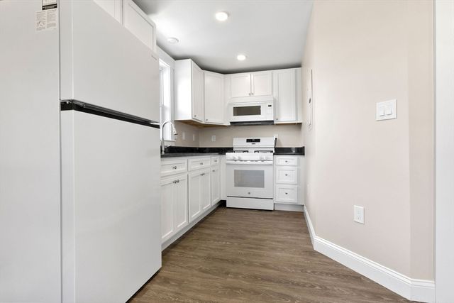 28 Poplar St 9, Danvers, MA 01923