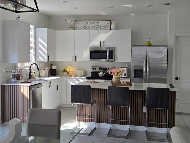 28850 SW 163rd Ave, Homestead, FL 33033