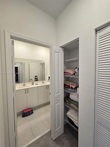 28850 SW 163rd Ave, Homestead, FL 33033