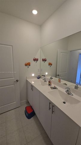 28850 SW 163rd Ave, Homestead, FL 33033