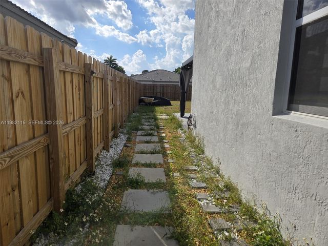 28850 SW 163rd Ave, Homestead, FL 33033