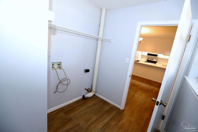 648 Green Pine Dr, Pensacola, FL 32506