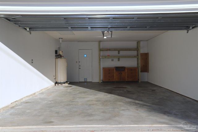 648 Green Pine Dr, Pensacola, FL 32506