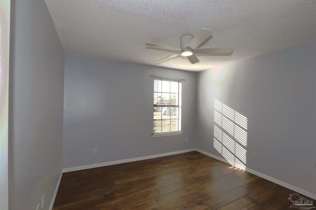 648 Green Pine Dr, Pensacola, FL 32506