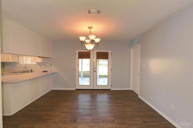 648 Green Pine Dr, Pensacola, FL 32506