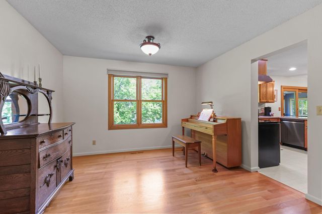3287 Churchill Drive, Woodbury, MN 55125