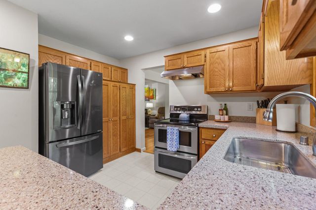 3287 Churchill Drive, Woodbury, MN 55125