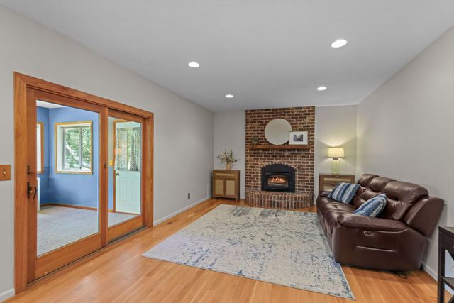 3287 Churchill Drive, Woodbury, MN 55125