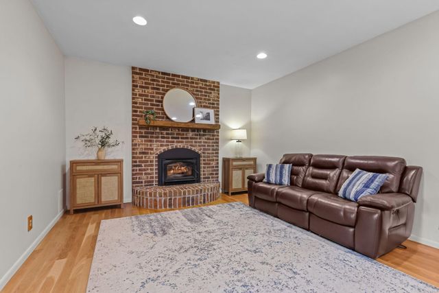3287 Churchill Drive, Woodbury, MN 55125
