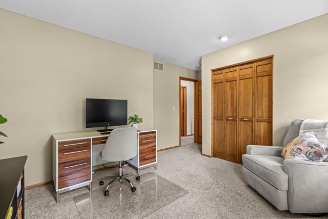 3287 Churchill Drive, Woodbury, MN 55125