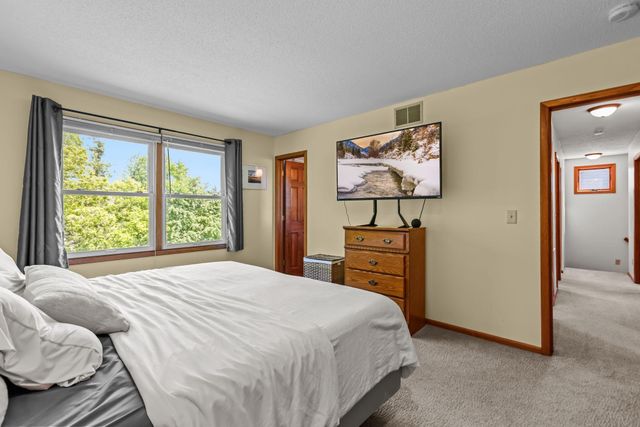 3287 Churchill Drive, Woodbury, MN 55125