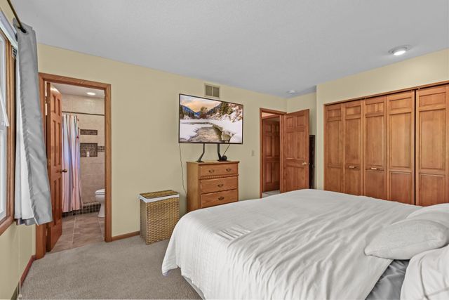 3287 Churchill Drive, Woodbury, MN 55125