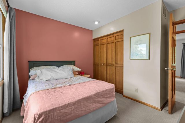 3287 Churchill Drive, Woodbury, MN 55125