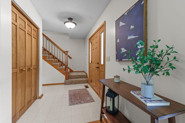 3287 Churchill Drive, Woodbury, MN 55125