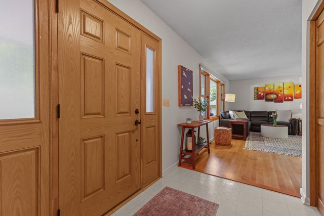 3287 Churchill Drive, Woodbury, MN 55125