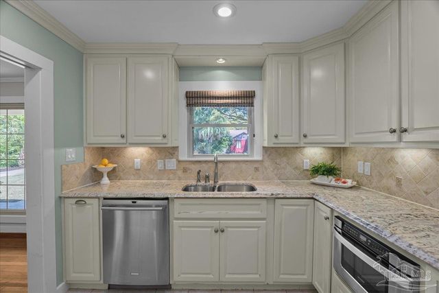 3003 E Gadsden St, Pensacola, FL 32503