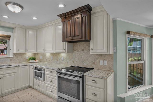 3003 E Gadsden St, Pensacola, FL 32503