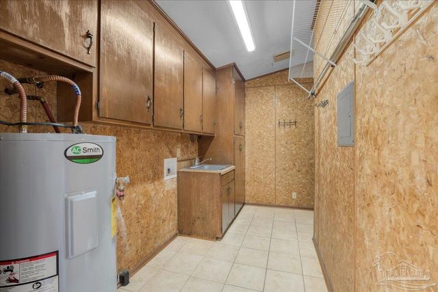 3003 E Gadsden St, Pensacola, FL 32503