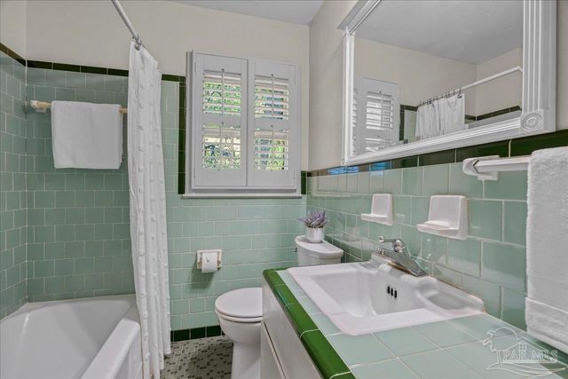 3003 E Gadsden St, Pensacola, FL 32503