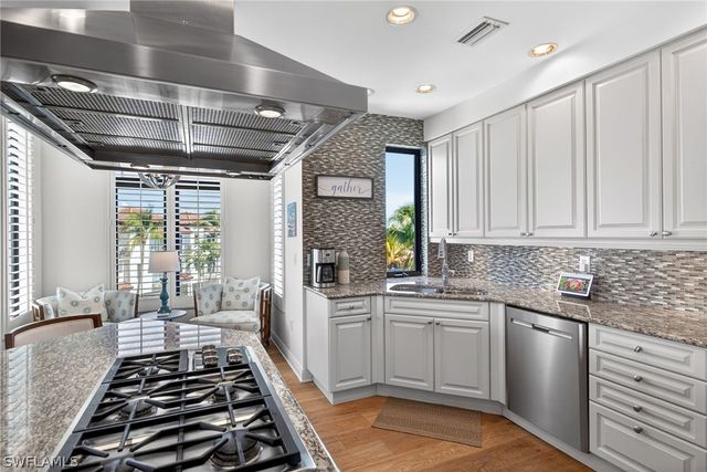 1540 5TH AVE S D305, Naples, FL 34102