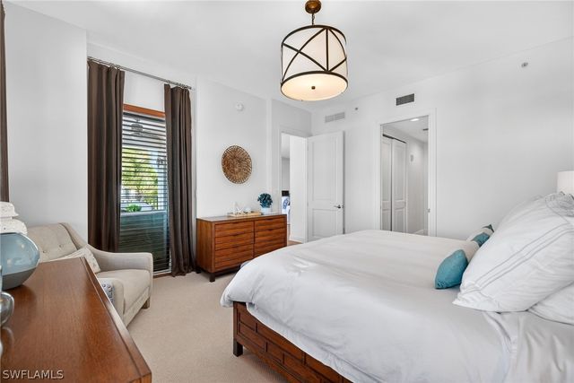 1540 5TH AVE S D305, Naples, FL 34102