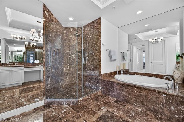 1540 5TH AVE S D305, Naples, FL 34102