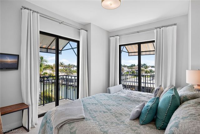 1540 5TH AVE S D305, Naples, FL 34102