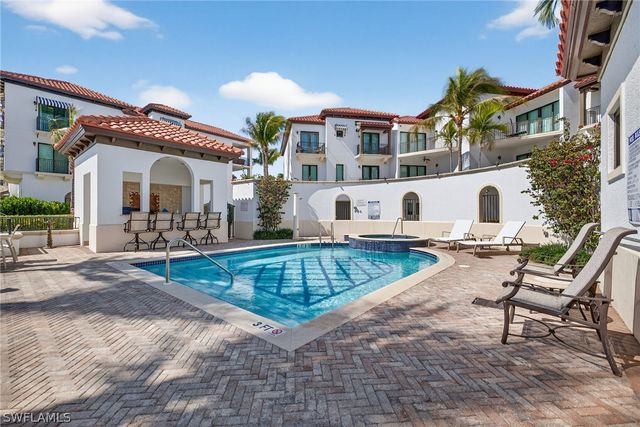 1540 5TH AVE S D305, Naples, FL 34102