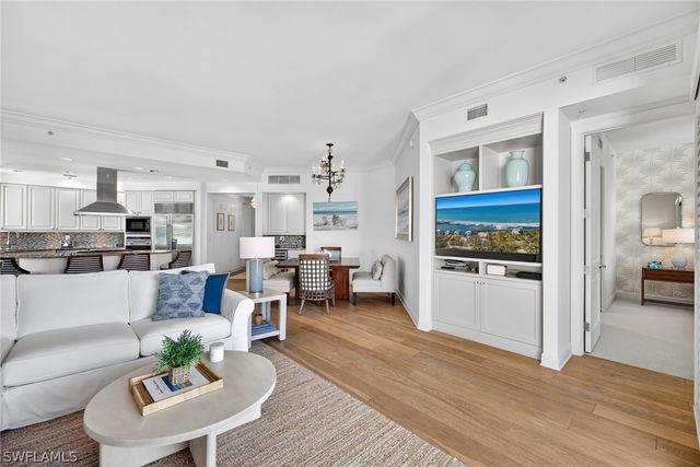 1540 5TH AVE S D305, Naples, FL 34102